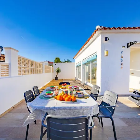 Kuki - Plusholidays Villa