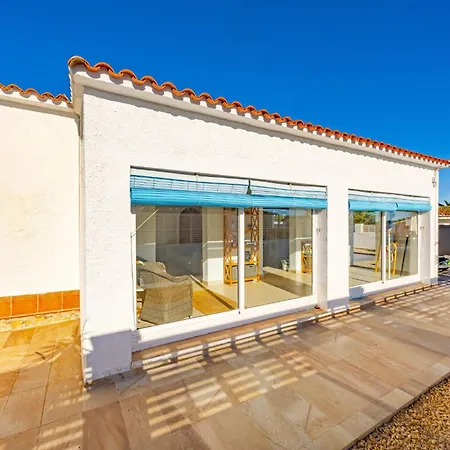 Villa Kuki - Plusholidays Ifach